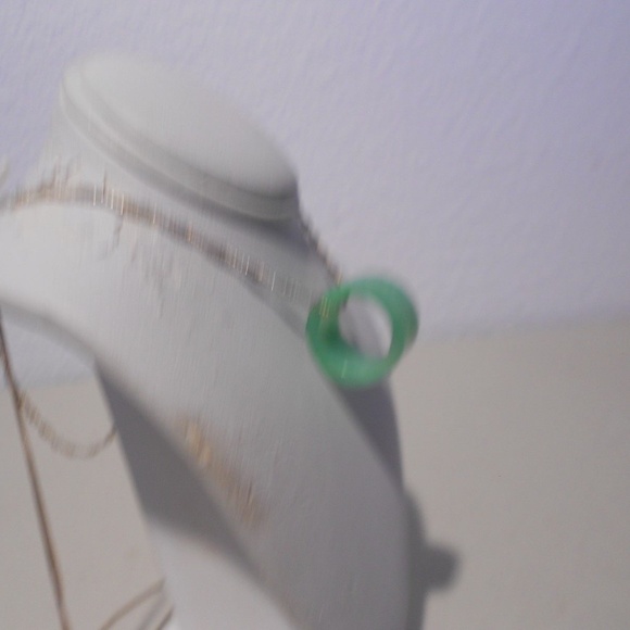 apple green barrel / silver chain or jade ring - Picture 4 of 6